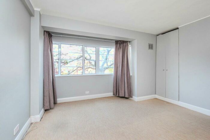 2 Bedroom Apartment To Rent In Forest Hill Road, London, SE22