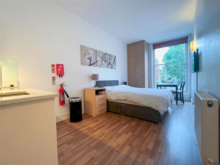 Studio To Rent In Kensington High Street, Kensington, W8
