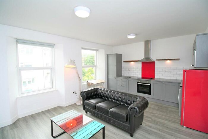 1 Bedroom Flat To Rent In Devonport Road, Plymouth, PL3