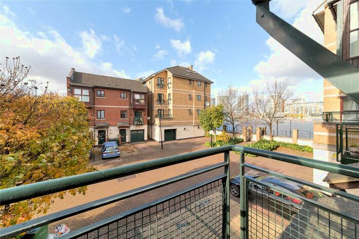 3 Bedroom Semi-Detached House To Rent In Capulet Mews, London, E16