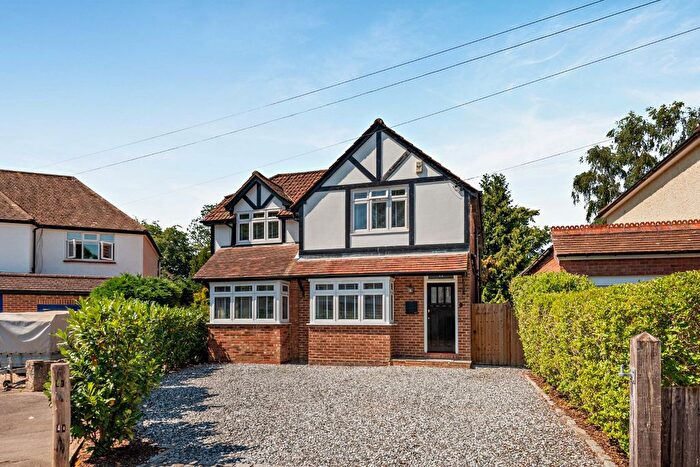 4 Bedroom Detached House For Sale In Poplar Avenue, Windlesham, Surrey, GU20