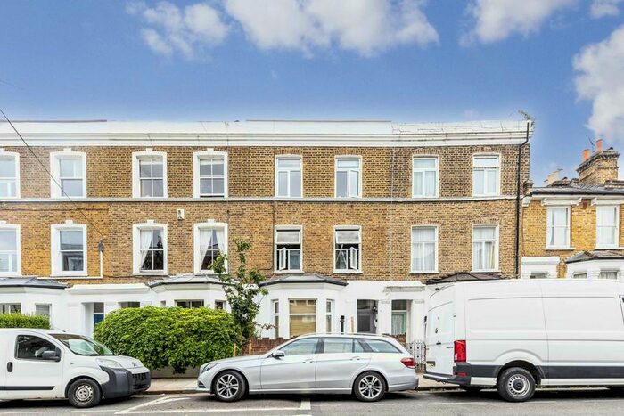 2 Bedroom Flat To Rent In Brackenbury Road, London, W6