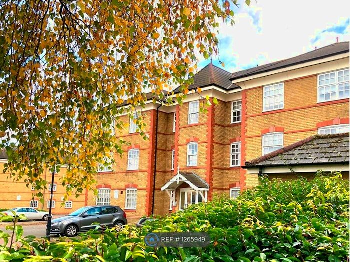 1 Bedroom Flat To Rent In Sylvan House, London N21