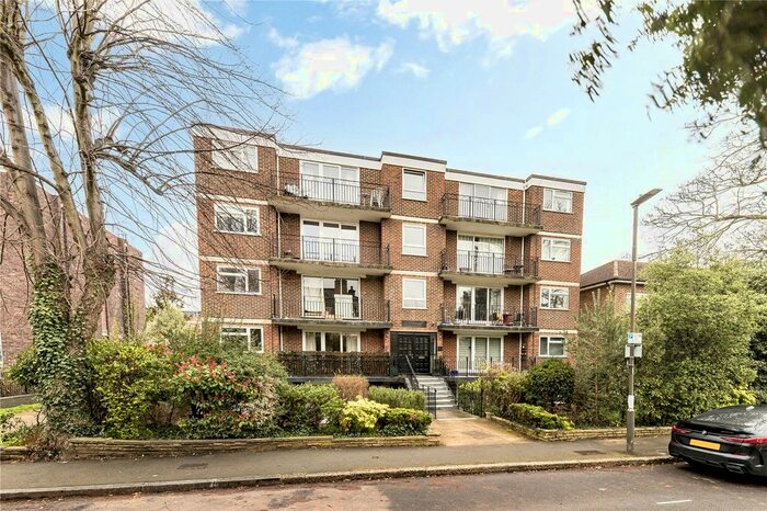 2 Bedroom Flat To Rent In Lansdowne Road, Wimbledon, SW20