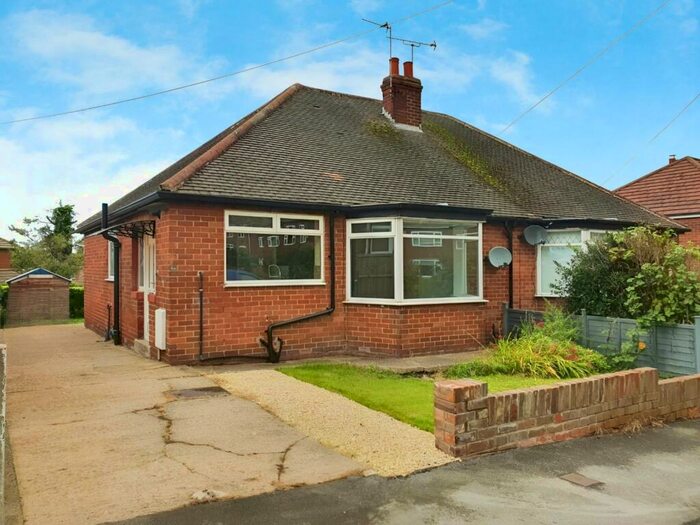2 Bedroom Bungalow To Rent In Woodland Road, Leeds, West Yorkshire, LS15