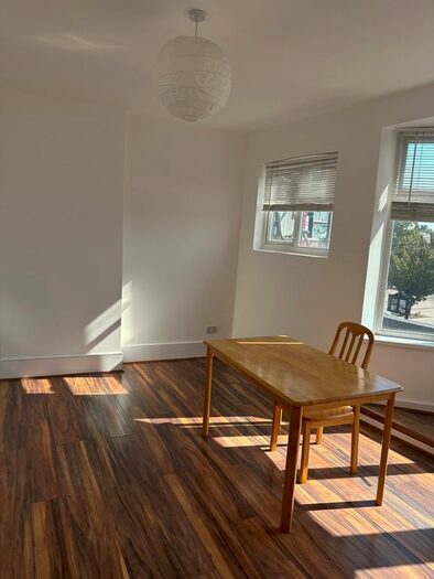3 Bedroom Flat To Rent In Brockley Road, London, SE4
