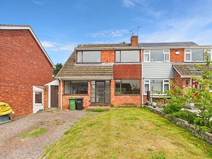 3 Bedroom Semi-Detached House For Sale In Constance Road, Worcester, Worcestershire, WR3