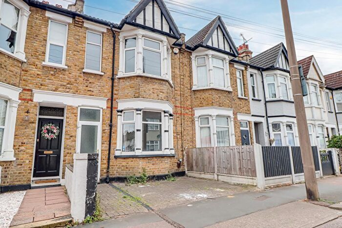 2 Bedroom Terraced House For Sale In Central Avenue, Southend-on-Sea, SS2