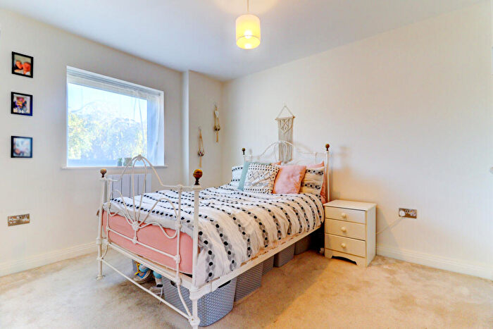 1 Bedroom Apartment For Sale In Desborough Park Road, High Wycombe, Buckinghamshire, HP12
