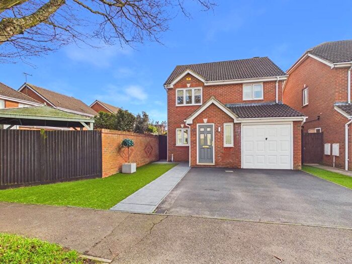 3 Bedroom Detached House For Sale In Poplar Road, Ashford, Surrey, TW15