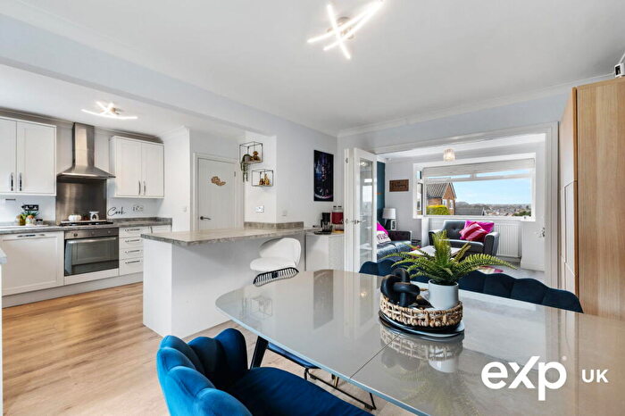 4 Bedroom Detached House For Sale In Whitby Crescent, Woodthorpe, Nottingham, NG5