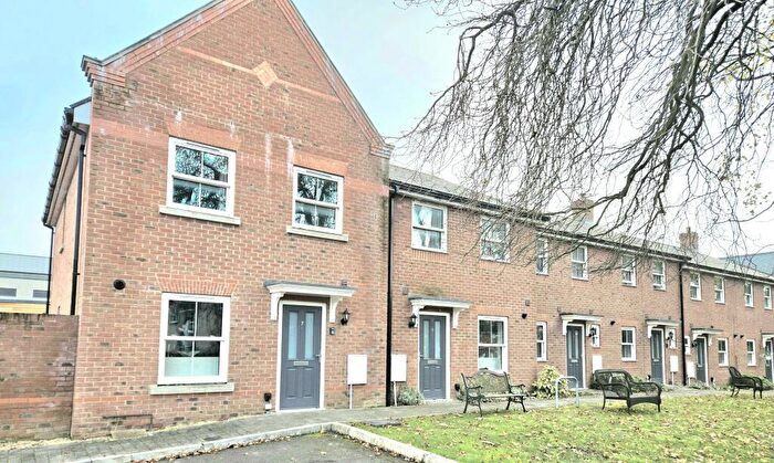 3 Bedroom House To Rent In Kings Park, Bicester, OX26