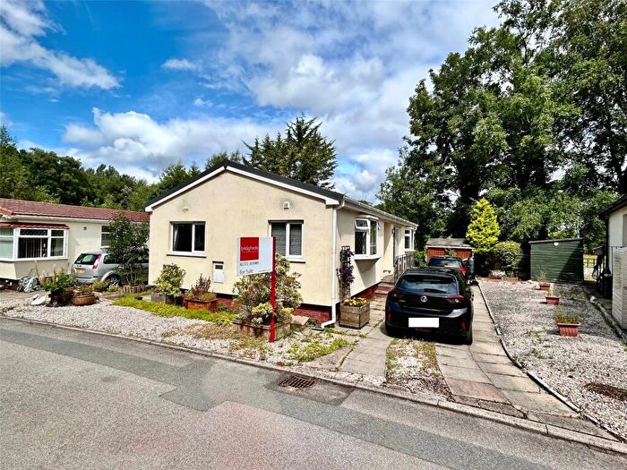 2 Bedroom Mobile Home For Sale In Oakland Glen, Walton-le-Dale, Preston, Lancashire, PR5