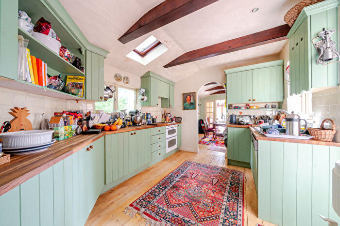 3 Bedroom Detached House For Sale In Cheltenham Road, Stroud, GL6