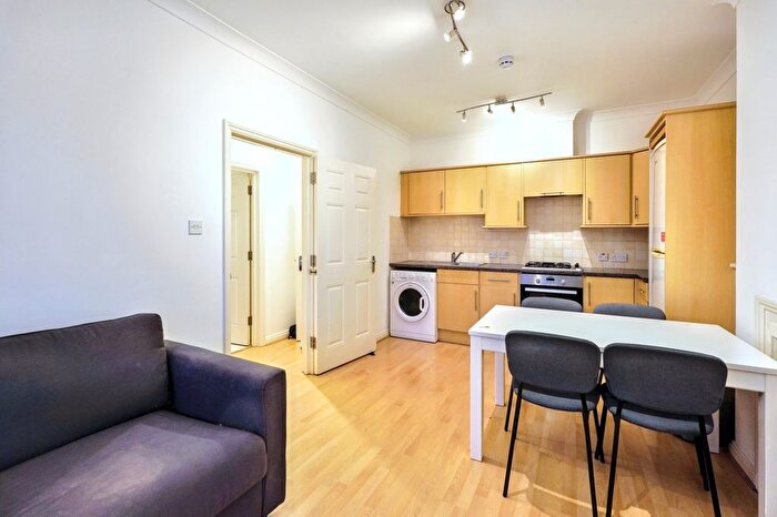 1 Bedroom Flat To Rent In Golders Green Crescent, London, NW11