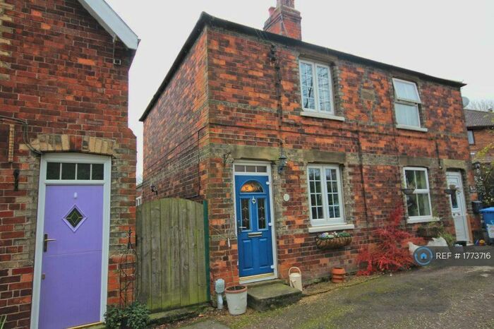 2 Bedroom Semi-Detached House To Rent In Lilac Grove, Little Weighton, Cottingham, HU20