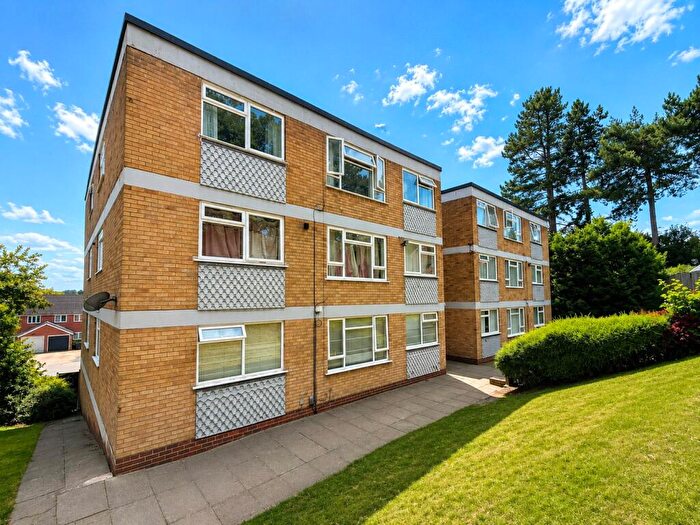 2 Bedroom Flat For Sale In Middleton Hall Road, Birmingham, West Midlands, B30