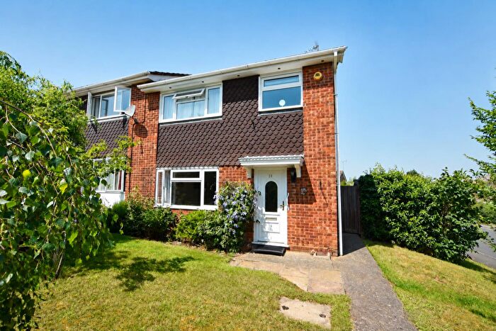 3 Bedroom Semi-Detached House For Sale In Hawthorne Way, Wing, Leighton Buzzard, LU7
