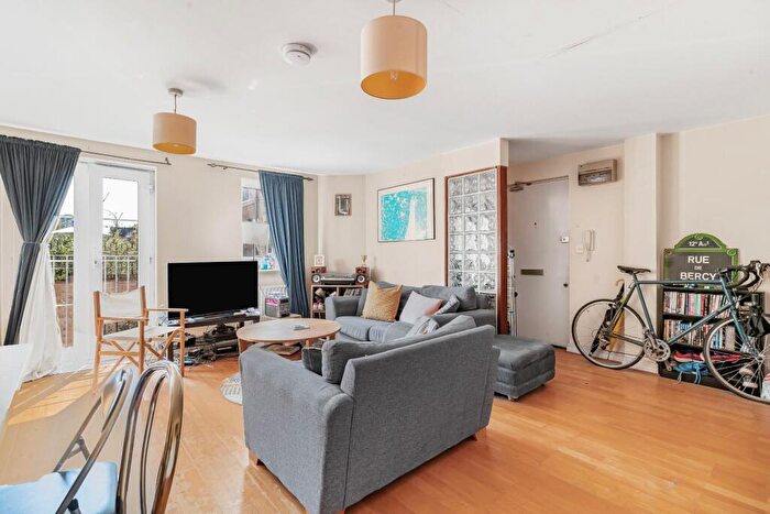 2 Bedroom Flat For Sale In Newent Close, London, SE15