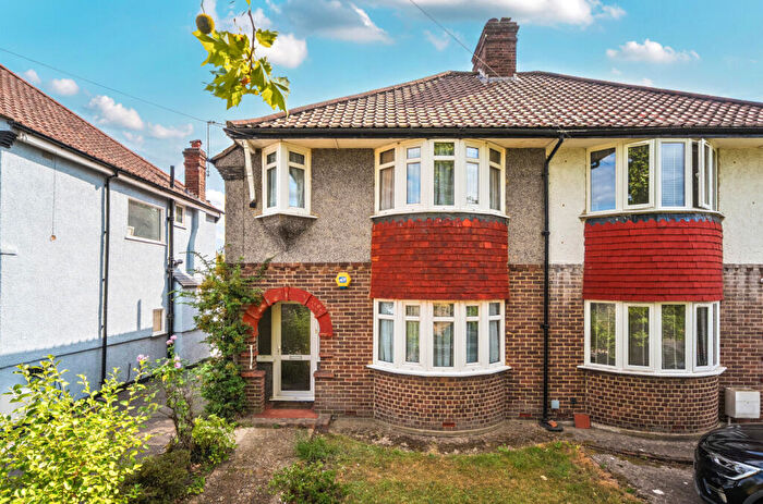 3 Bedroom Semi-Detached House For Sale In Wricklemarsh Road, Blackheath, London, SE3