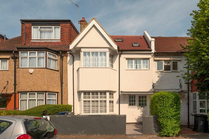 5 Bedroom Property For Sale In Golders Gardens, Golders Green, London, NW11