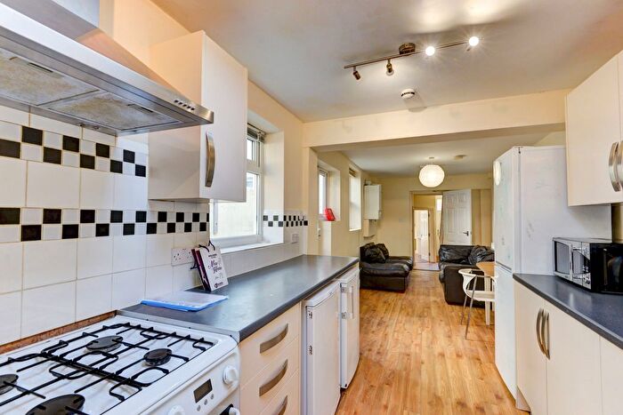 7 Bedroom Semi-Detached House To Rent In Hollingbury Road, Brighton, BN1