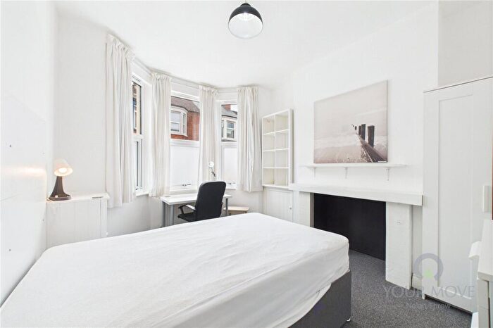 4 Bedroom House To Rent In Southampton Road, Northampton, NN4