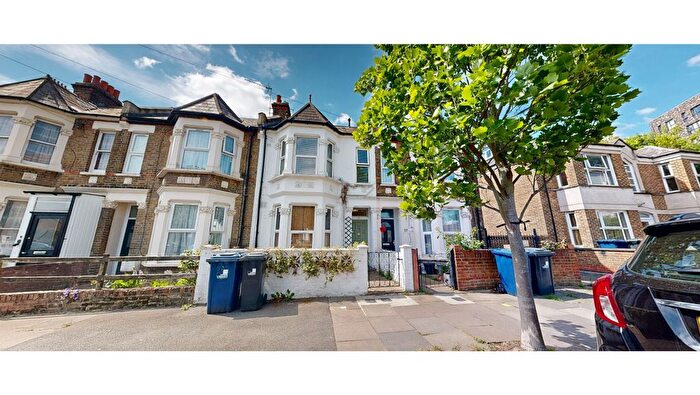 1 Bedroom Flat For Sale In Flat, Kingswood Road, Chiswick, London, W4