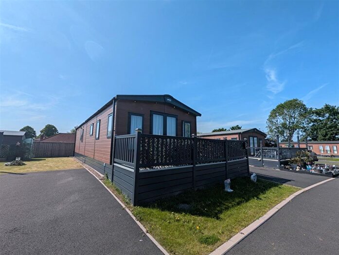 2 Bedroom Lodge For Sale In Heron Drive, Darlington, DL1