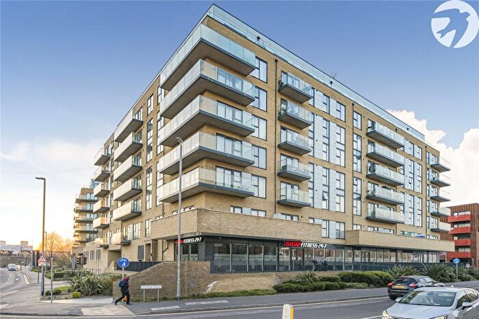 2 Bedroom Flat For Sale In Mill Pond Road, Dartford, Kent, DA1