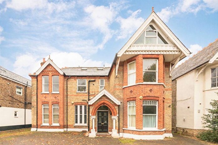 2 Bedroom Flat To Rent In Madeley Road, Ealing, W5