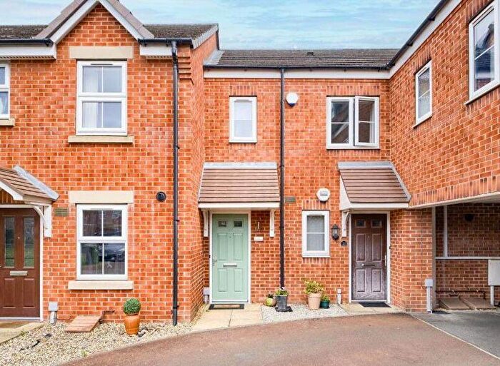 2 Bedroom Maisonette For Sale In Snitterfield Drive, Solihull, B90