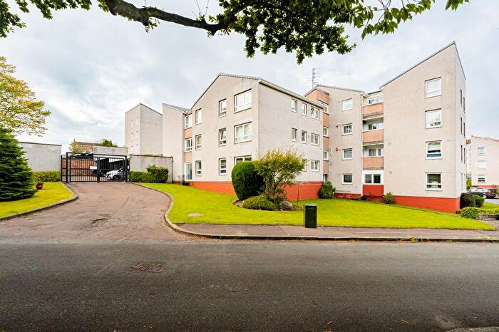 3 Bedroom Flat For Sale In East Court, Ravelston House Park, Edinburgh, EH4