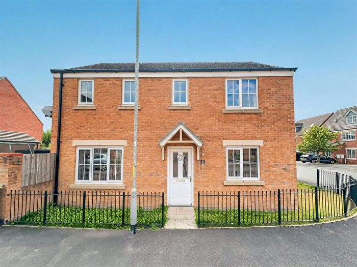 3 Bedroom Detached House For Sale In Holme Farm Way, Pontefract, WF8
