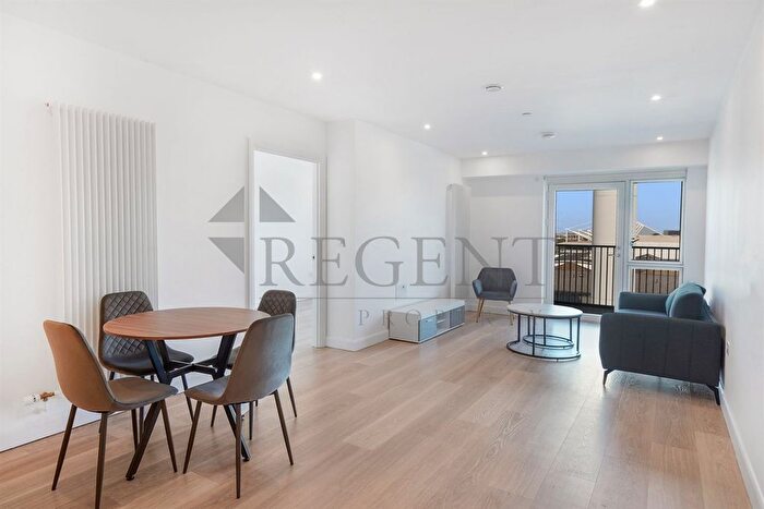 2 Bedroom Flat To Rent In Galleria House, Canning Town, E16