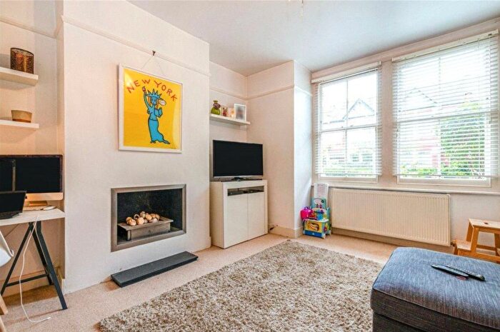 2 Bedroom Flat To Rent In St. Albans Avenue, London, W4