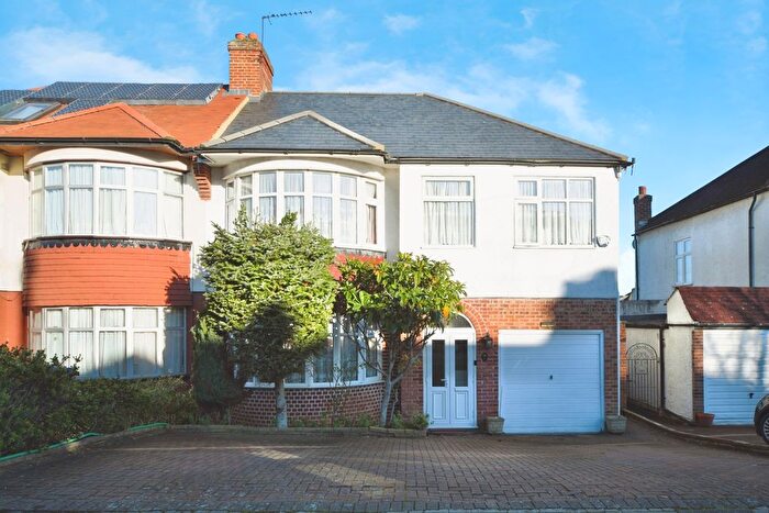 5 Bedroom Semi Detached House For Sale In Oakwood Avenue, London, N14