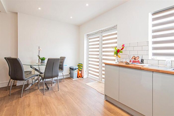 3 Bedroom End Of Terrace House For Sale In Kettering Road, Northampton, NN2