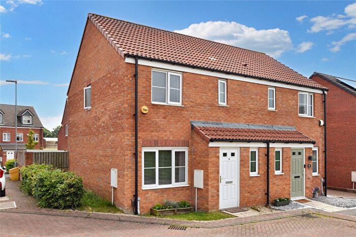 3 Bedroom Semi Detached House For Sale In Leyburn Drive, Morley, Leeds, West Yorkshire, LS27