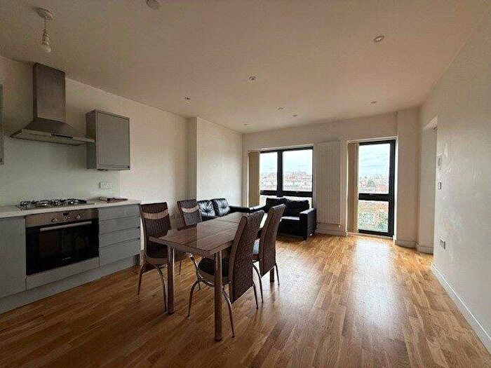 3 Bedroom Apartment To Rent In Coolfin Road, Canning Town, London, E16