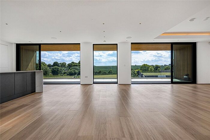 5 Bedroom Detached House For Sale In Fairydell Close, Kings Langley, Hertfordshire, WD4