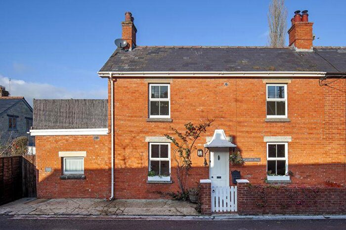 4 Bedroom Character Property For Sale In Court Street, Tisbury, SP3