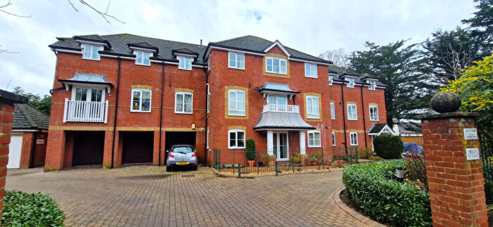 1 Bedroom Flat To Rent In Forest Court, SP6