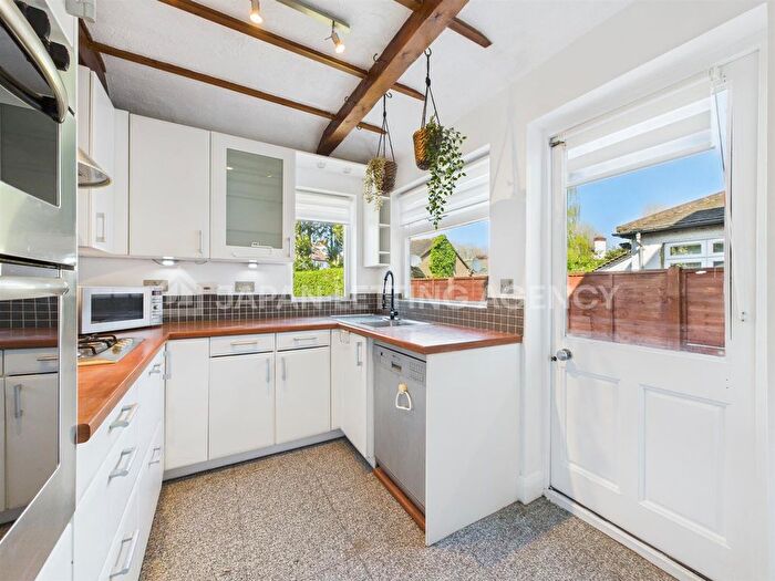 4 Bedroom Terraced House To Rent In Queens Drive, London, W3