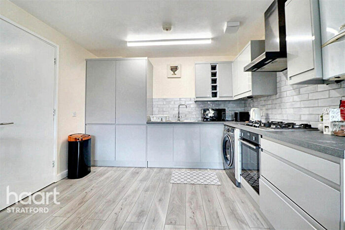 2 Bedroom Flat To Rent In Cundy Road, London, E16