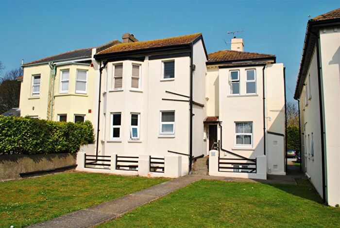 1 Bedroom Apartment To Rent In Lyndhurst Road, Worthing, BN11