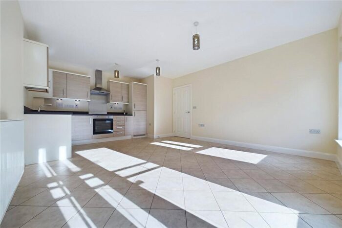 2 Bedroom Apartment For Sale In Battle Square, Reading, Berkshire, RG30