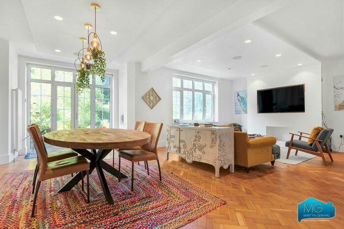 3 Bedroom Flat To Rent In Wood Lane, Highgate, London, N6