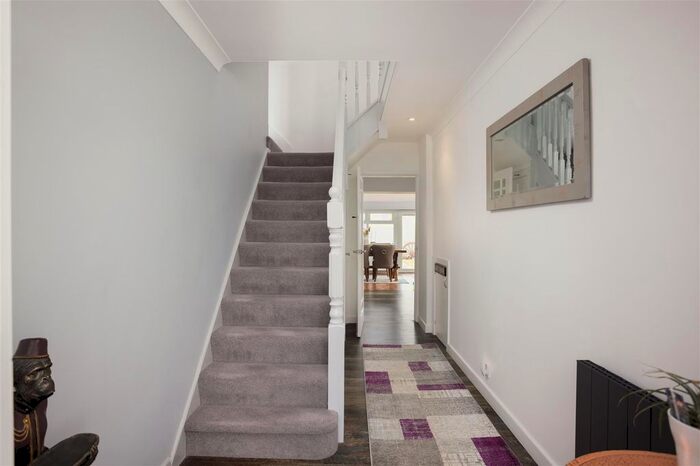 5 Bedroom Detached House For Sale In Elmwood Avenue, Barwick In Elmet, Leeds, LS15
