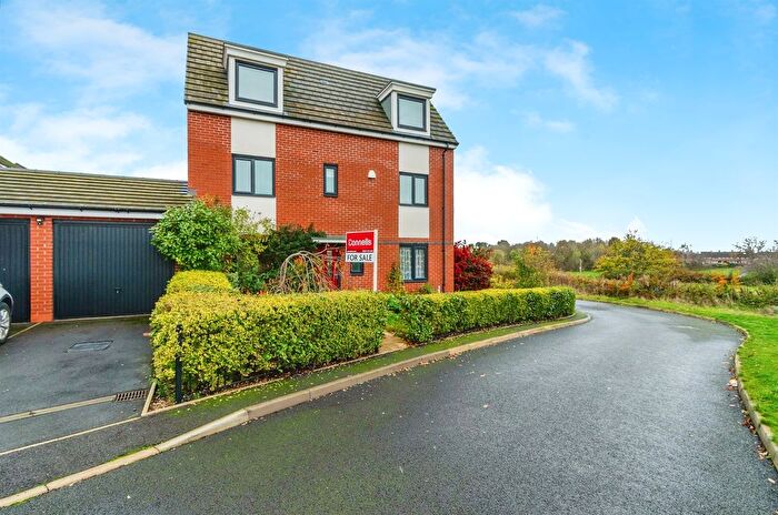 4 Bedroom Detached House For Sale In Razorbill Way, Walsall, WS3